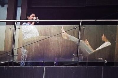 Suhana Khan And Gauri Khan Spotted Relaxing In Their Balcony, See Pic