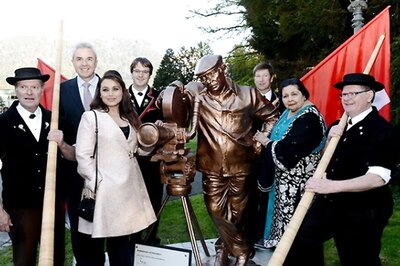 Rani Mukerji, Pamela Chopra Unveil Yash Chopra's Bronze Statue in Switzerland