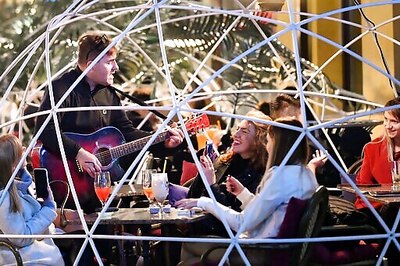 AP PHOTOS: Virus Makes Friday Nights Empty, Quiet In Europe