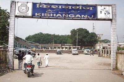 Family of 48 voters in Kishanganj being wooed by all parties in Bihar