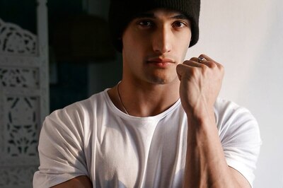 Asim Riaz Flaunts His Biceps in New Pictures, Check Out Himanshi Khurana's Reaction