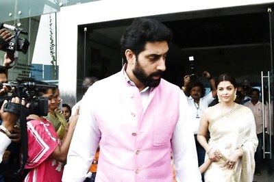 Aishwarya Rai Bachchan Attends Father's Prayer Meet with Aaradhya, Amitabh, Abhishek