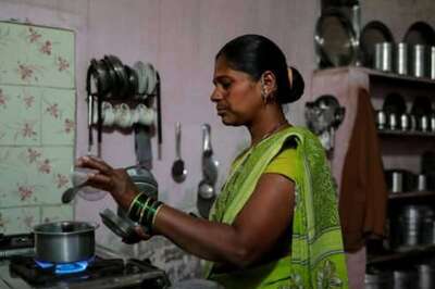 Economic Survey 2021 Suggests Incentives, Equal Pay for Women Employees