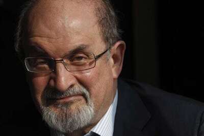 Rushdie silent, no hint about his India visit