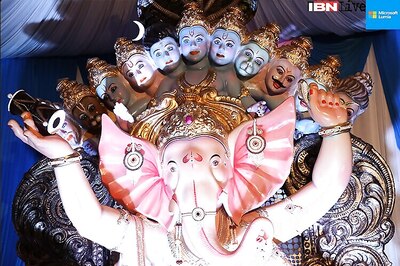 Devotees head to Tulsiwadi Cha Maharaj to offer prayer to Vishwaroopam Ganesha