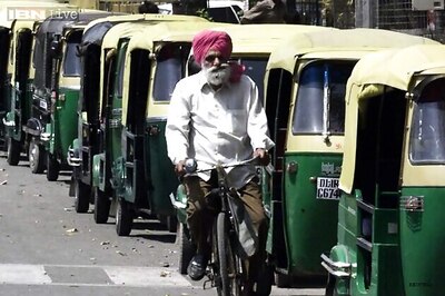 Auto drivers back Arvind Kejriwal, want to give him second chance, Congress to lose much