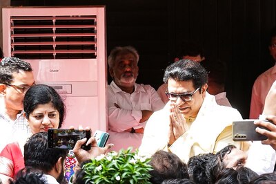 Days After Kolhapur Violence; Raj Thackeray Cuts Birthday Cake Carrying Aurangzeb's Image