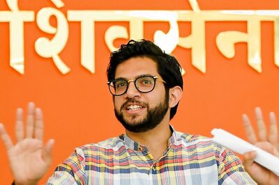 Mumbai Road Works Stuck Due to Lack of Sand, Gravel Supply, Want White Paper on Contracts: Aaditya