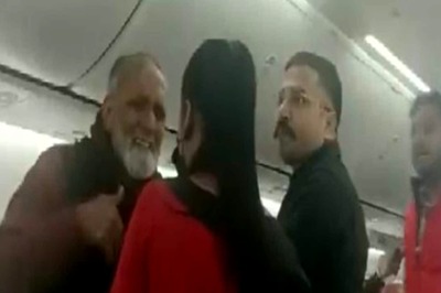 Another Airline Gaffe! 2 Passengers Deplaned From SpiceJet Flight For ‘Unruly, Inappropriate’ Behaviour