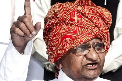 Anna Hazare's condition improves: doctors