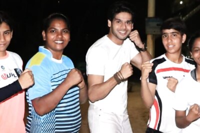 Nikamma Actor Abhimanyu Dassani, A Former National Level Handball Player, Meets Indian Women's Junior Team