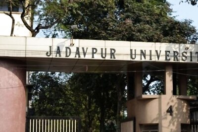 Jadavpur University Officiating VC, Executive Council Members Stage 15-hr Dharna Over 'Unruly Behaviour' by Students