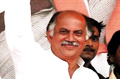 Actor Salman Khan 'awestruck' by Congress nominee Gurudas Kamat