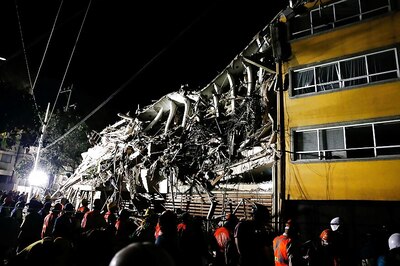 Mexico Focuses on 10 Buildings in Search For Quake Survivors, 273 Dead