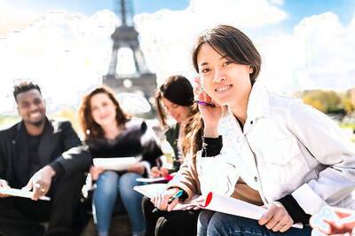 How Solo Travel Among Asian and Western Globetrotters Differs