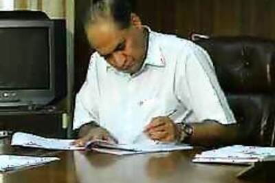 Quota supporters heckle Bajaj