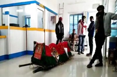 In Bihar, Villagers Carry Farmer's Dead Body to Bank Asking Money for Cremation