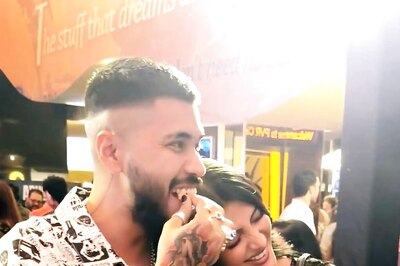 Shruti Haasan Declines Popcorn Offered By Beau Santanu Hazarika, Paps Say 'Gluten Free Hai'