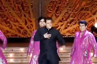 Salman Khan Grooves To 'Didi Tera Dewar', 'Tainu Leke' At Anant Ambani's Pre-Wedding Bash; Watch Viral Video
