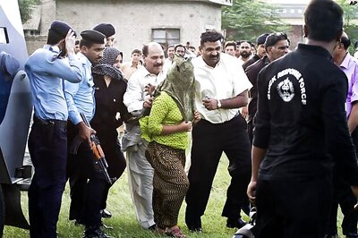 Pakistan frees Christian girl accused of blasphemy