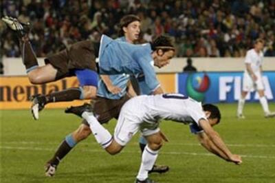Rossi scores twice as Italy beat 10-man USA