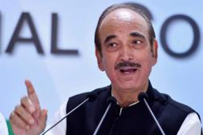 Congress Leader and Former J&K CM Ghulam Nabi Azad Moves SC to Visit Home State, Meet Family