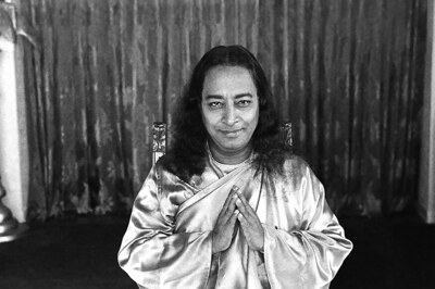 'Awake: The Life of Yogananda', only lightly, works