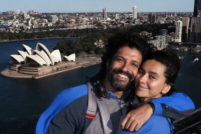 Farhan Akhtar Keeps Wife Shibani Dandekar Close in Throwback Photo from Their Sydney Trip; Check Here
