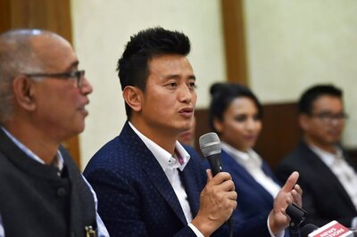 Bhaichung Bhutia Launches Counter-Attack, Says Pawan Chamling is 'Ignorant' About Sports