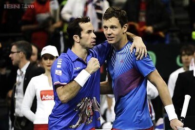 Czechs win doubles to take 2-1 lead in Davis Cup final