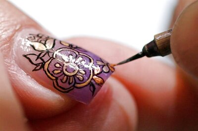 Nail Paint Brand Sets 'Longest Manicure Bar' World Record