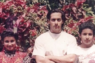 Salman Khan And Divya Dutta In This Vintage Pic From A Summer Vacation Is What We Call Throwback