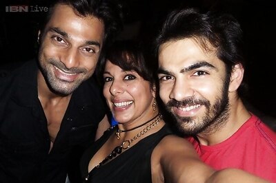 Snapshot: TV actor Karan Grover celebrates 32nd birthday with Karan Mehra, Simran Kaur Mundi