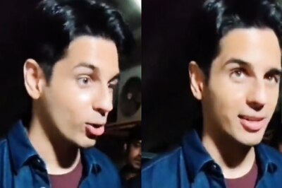 Sidharth Malhotra Meets Young Fan Named Kiara and The Internet Notices Him Blush, Watch