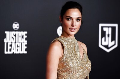 Gal Gadot Gifts Wonder Woman Figurines to Kelly Clarkson