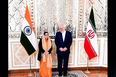 Sushma Swaraj Makes Stopover at Tehran on Return From Russia
