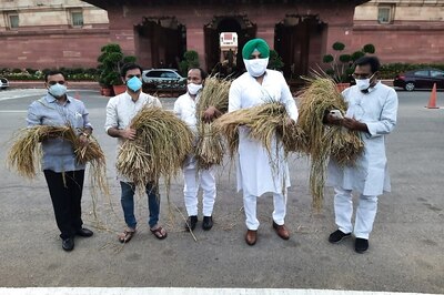 'Save Farmers, Save Workers, Save Democracy': Oppn Parties Protest in Parliament Complex Over Farm Bills