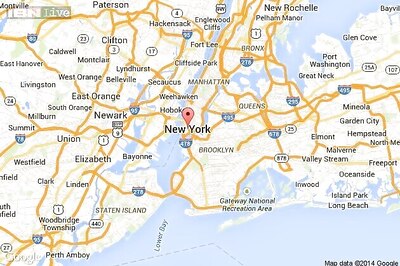 Indian-American attorney, wife charged with insider trading