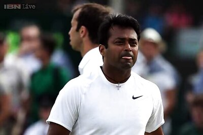 Paes-Stepanek in quarterfinals of Wimbledon doubles