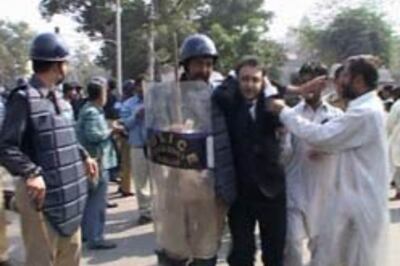 Protests cloud Pakistan, lawyers lead the way