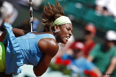Serena sets up Azarenka SF after Kvitova win