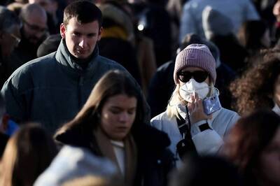 Markets Jolted as Moderna Says Covid Shots Weaker Against Omicron Variant