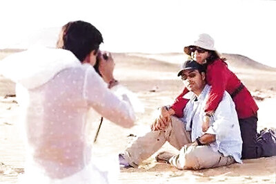 Karan Johar and Farah Khan are 'wannabe actors', says Shah Rukh Khan