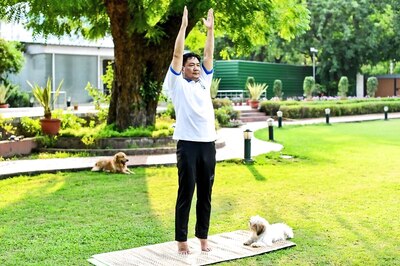 Yoga Day 2021: Sports Minister Kiren Rijiju Performs Yoga as He Sends Greetings