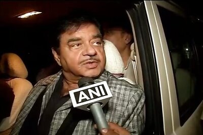 Shatrughan Sinha hits back at Kailash Vijayvargiya over dog remark, says 'Haathi chale Bihar, bhaunken hazaar'