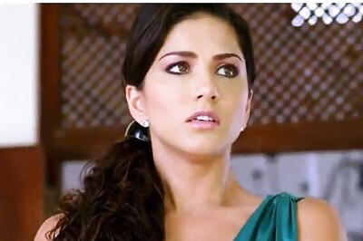 Sunny Leone craves to learn Bollywood moves