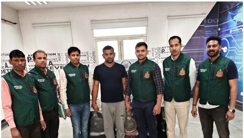 Mastermind of Cyber Cons Nexus, Siphoned Off Rs 70 Lakhs; Sacked BSF Constable Arrested by Delhi Police