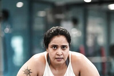 Actress Pragathi Mahavadi Shows Her Strength In Latest Workout Video