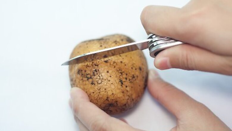 How to Make Children's Paint Stampers from Potatoes