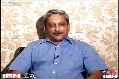 Manohar Parrikar urged to stop use of 'outdated' choppers